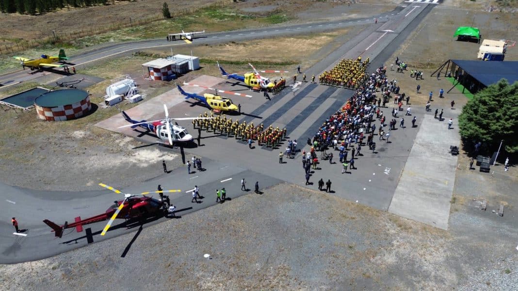 CMPC presenta recursos para prevenir y combatir incendios forestales: 23 aeronaves y más de 1.300 brigadistas