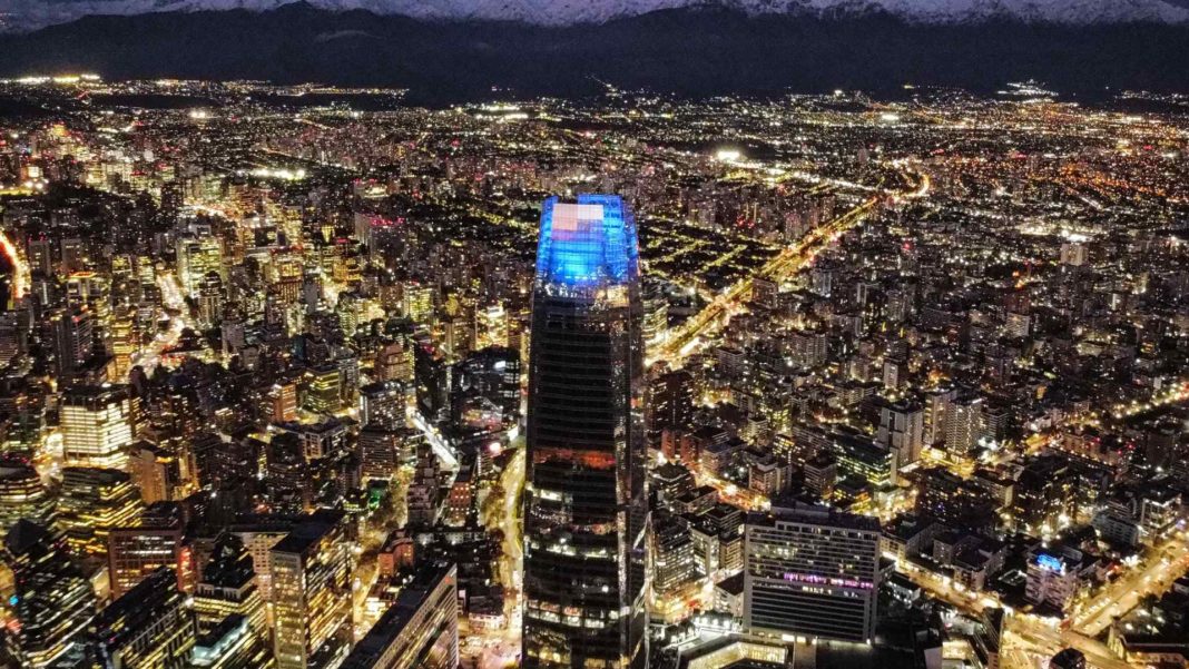 Chile se posiciona en el Top 10 de las economías de mejor desempeño en 2023