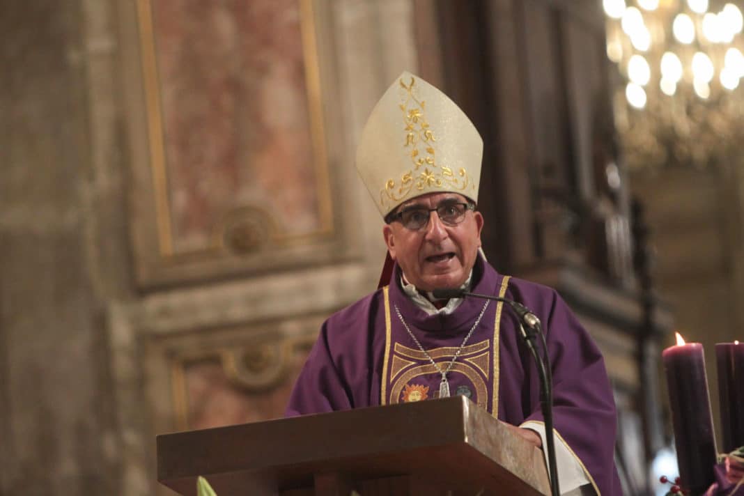 Monseñor Chomalí asumió como Arzobispo de Santiago haciendo llamado de cara al Plebiscito: ¿Cuál es el mejor camino?