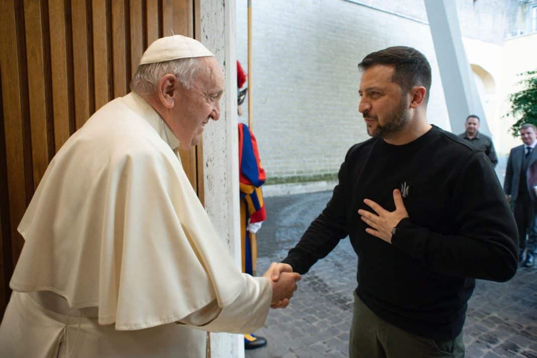 Zelensky agradece al Papa por sus deseos de paz para Ucrania