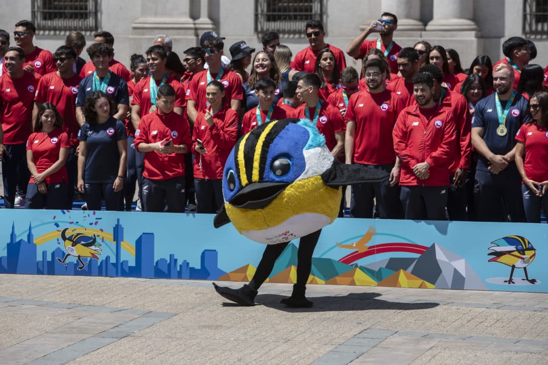 ¡La Fiu locura no para! Mascota de Santiago 2023 iniciará gira por distintas regiones del país