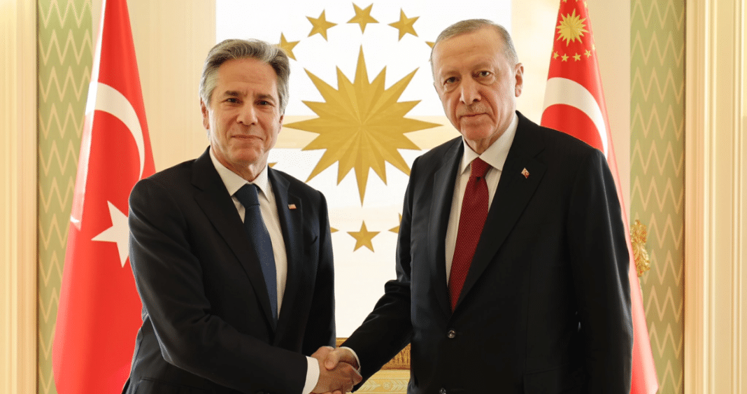 Blinken visita a Erdogan en Turquía para hablar sobre Gaza y presionar por ingreso de Suecia a la OTAN