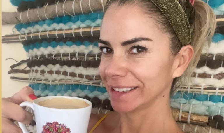 Carla Ochoa sorprende con un escote impresionante en su última sesión de fotos en bikini