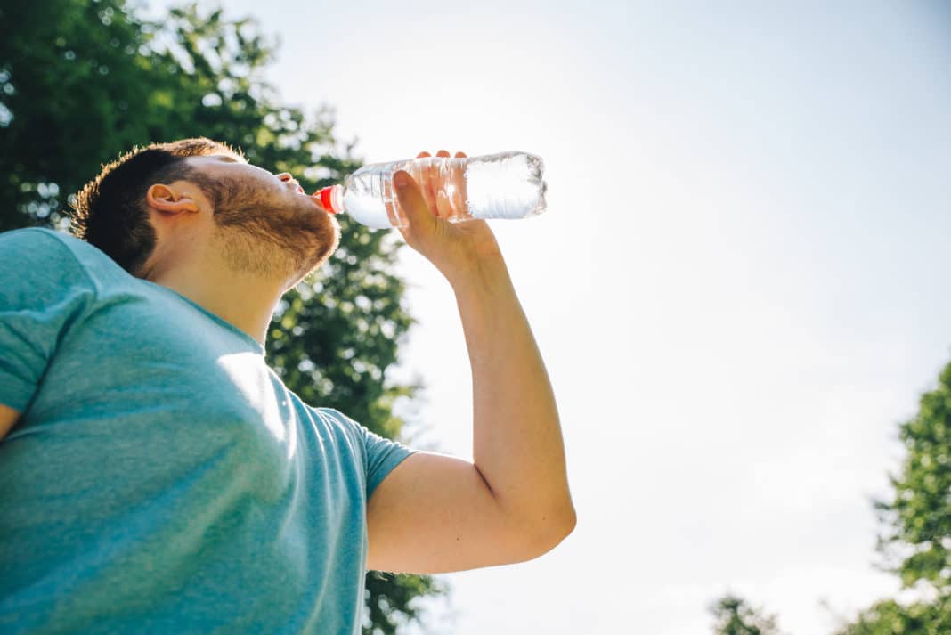 Cinco consejos infalibles para mantenerte hidratado mientras haces deporte en verano