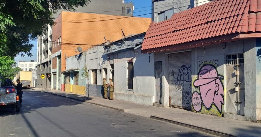 Desalojan casa tomada en el barrio Yungay: ¡Descubre el oscuro secreto que se escondía dentro!