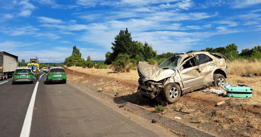 Impactante tragedia en el Salto del Laja: Conductora muere tras volcarse y salir eyectada por el techo del auto