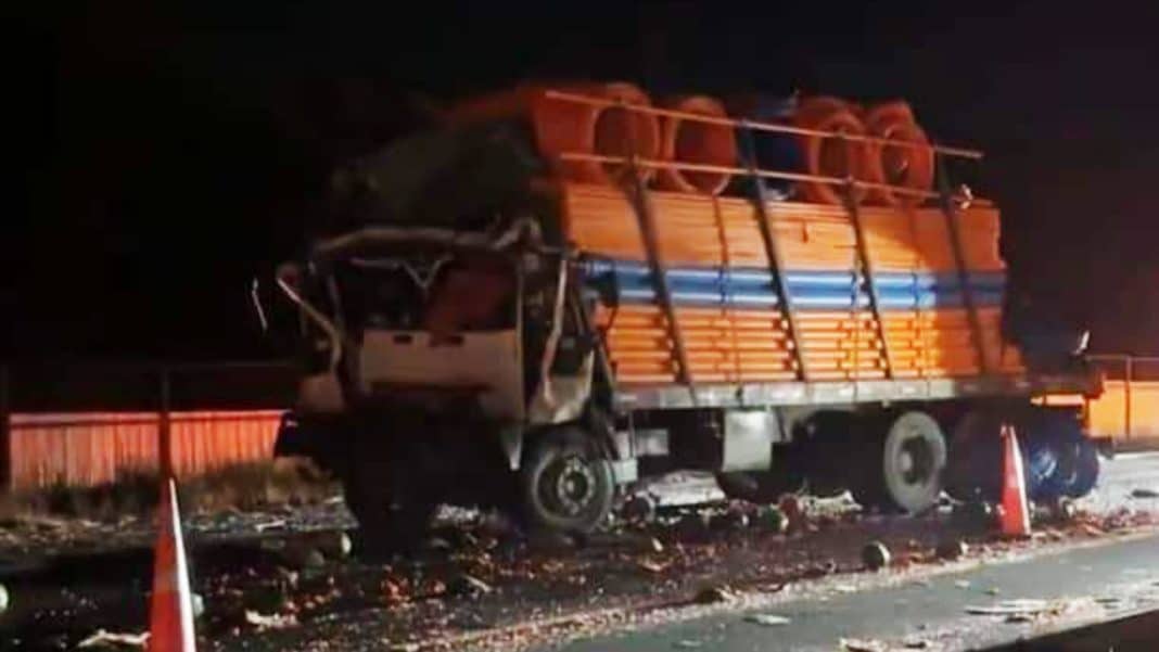 Impactantes videos del choque entre dos camiones en Curicó