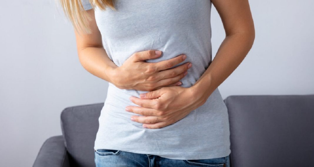 Inflamación abdominal: 5 alimentos que debes evitar para sentirte mejor