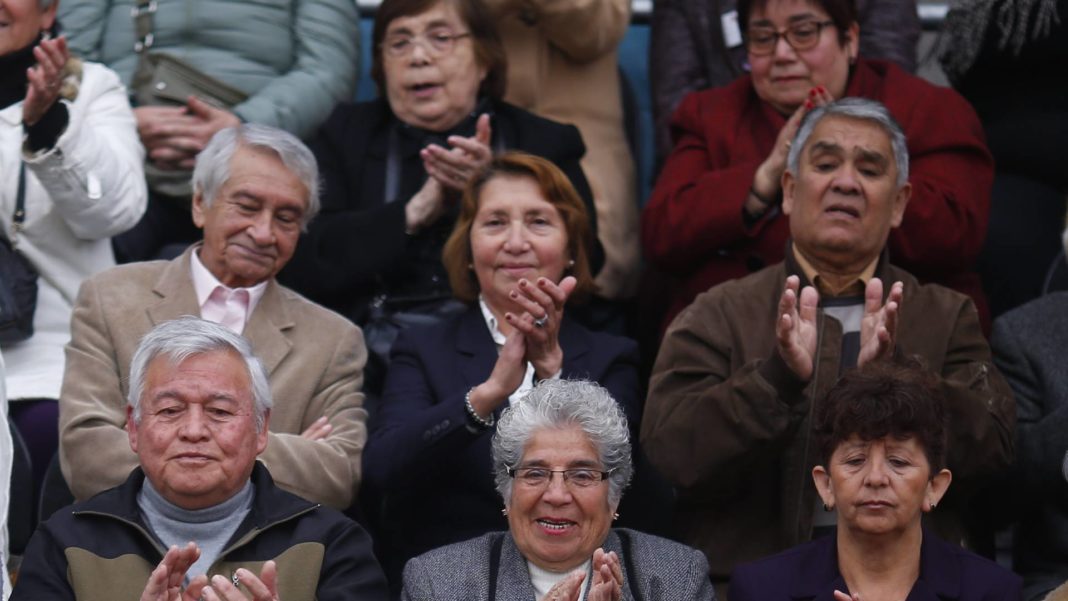 ¡Alerta! La mayoría de los chilenos teme no poder cubrir sus necesidades básicas con su pensión