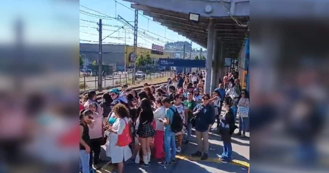 ¡Caos en el Biotren! Salidas suspendidas y aglomeraciones en estaciones