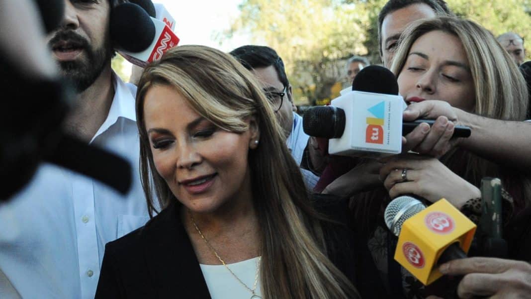 ¡Escándalo! Cathy Barriga enfrenta a la prensa en su segundo día de formalización