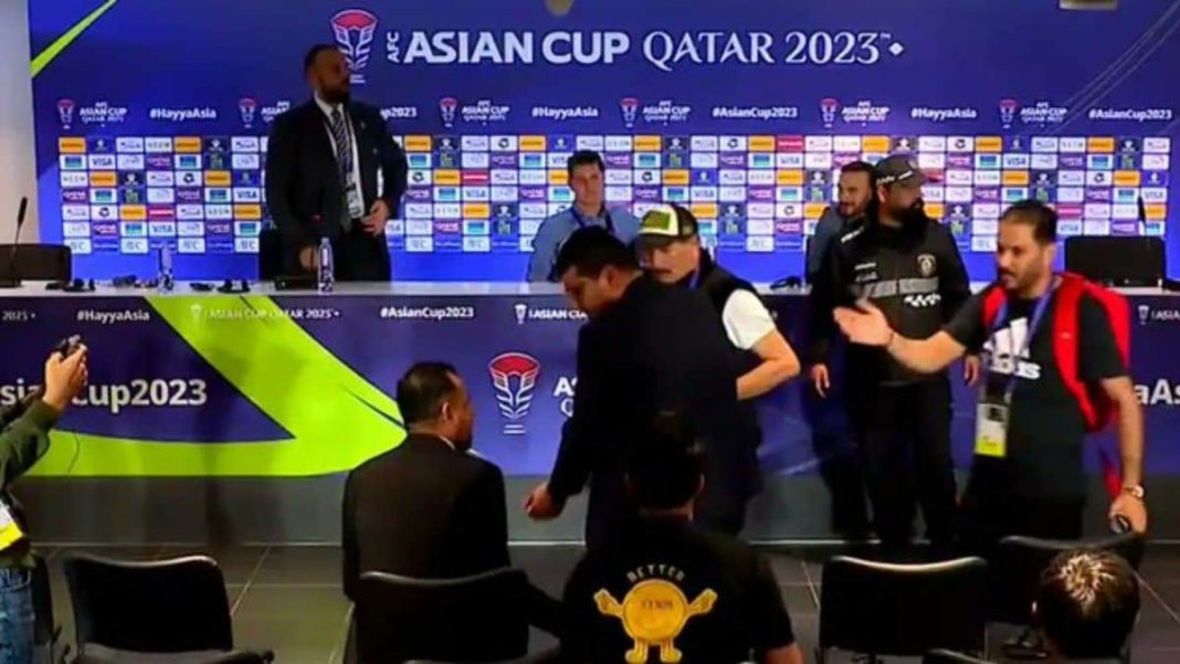 ¡Escándalo en Irak! Periodistas intentan agredir al DT tras eliminación en la Copa de Asia