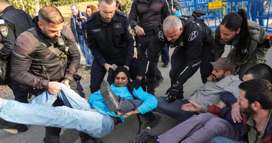 ¡Escándalo en Israel! Manifestantes exigen la renuncia del gobierno y nuevas elecciones