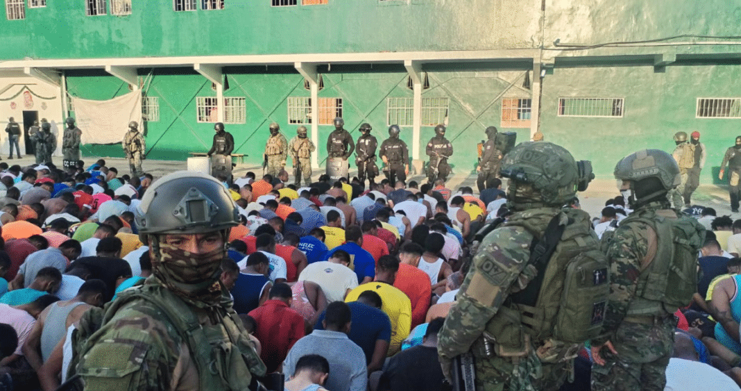 ¡Fuerzas Armadas de Ecuador toman acción para recuperar el control de las cárceles en manos de reos!