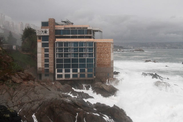 ¡Impactante! Ordenan la demolición del hotel Punta Piqueros en Concón