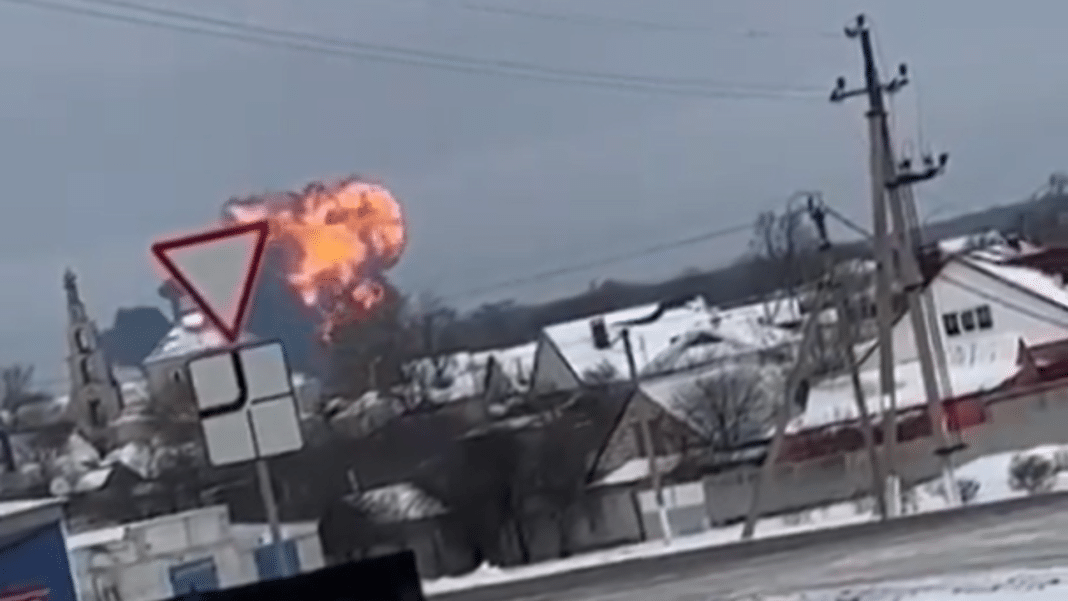 ¡Impactante video del avión ruso que se estrelló en Ucrania!