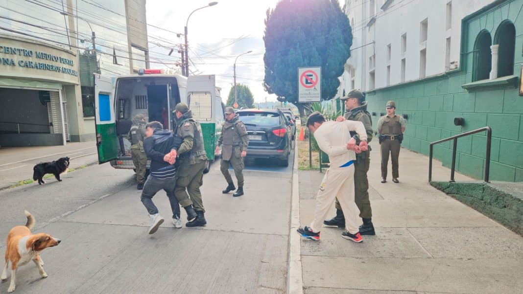 ¡Increíble! Carabineros captura a peligrosos delincuentes tras violento robo de vehículo en Temuco