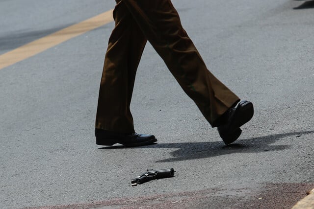 ¡Increíble! Estudiantes de Carabineros podrán portar armas desde su primer año de formación