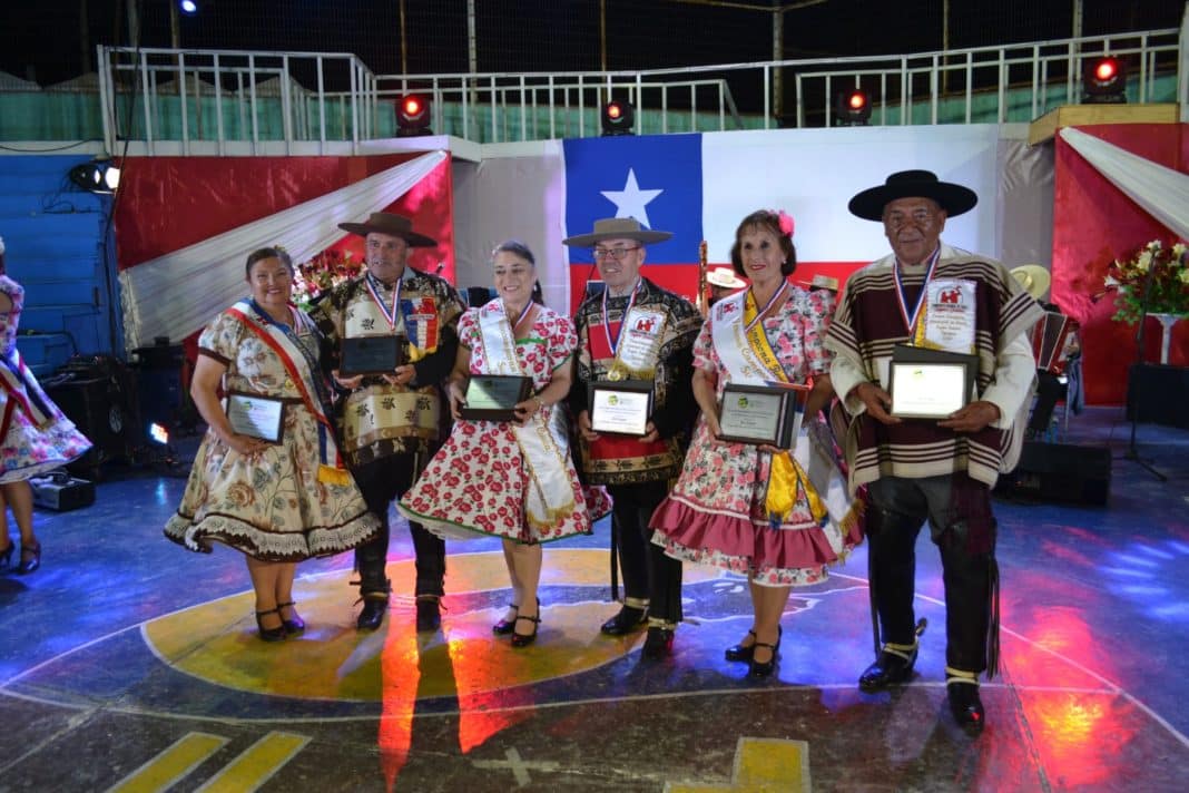 ¡Increíble! Pareja de Pichilemu se corona campeona del Décimo Campeonato Nacional de Cueca “Súper Senior” en Alto Hospicio