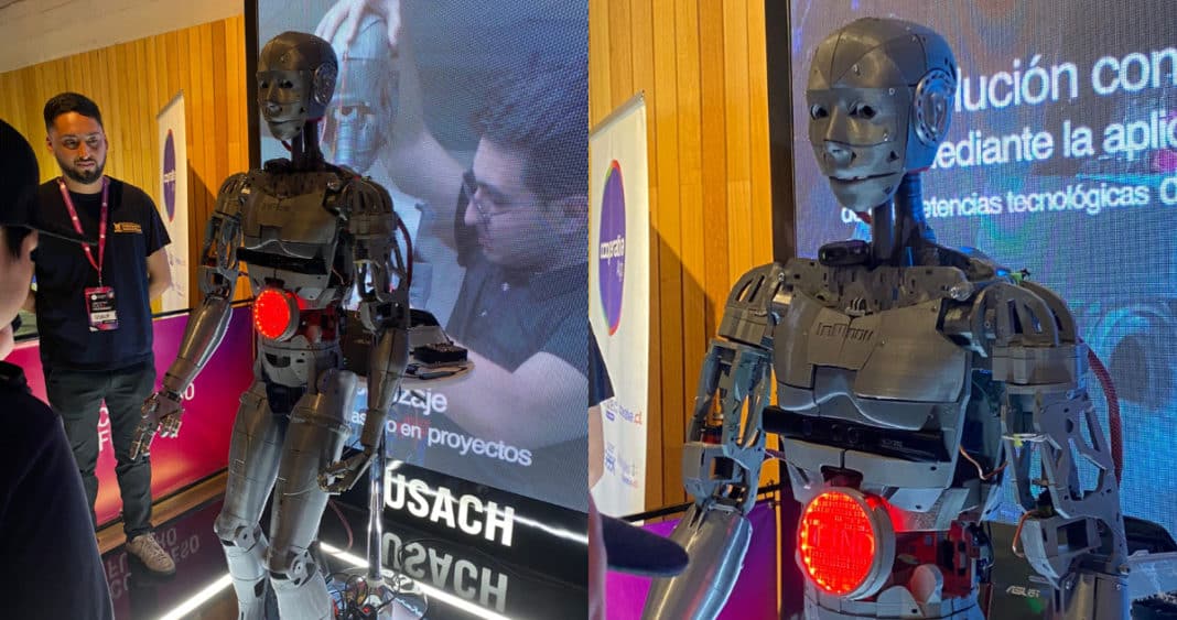 ¡Increíble! Robot que habla y responde preguntas se roba el show en el Congreso Futuro 2024