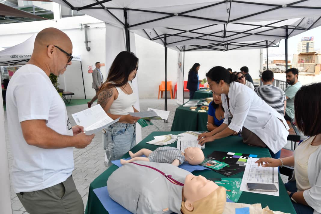 ¡Increíble! U. de Chile convoca a más de 7.500 personas: Medicina, Ingeniería y Psicología entre las carreras con más postulaciones