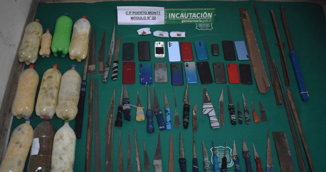 ¡Increíble hallazgo en cárcel de Puerto Montt! Armas, drogas y licor artesanal incautados por Gendarmería