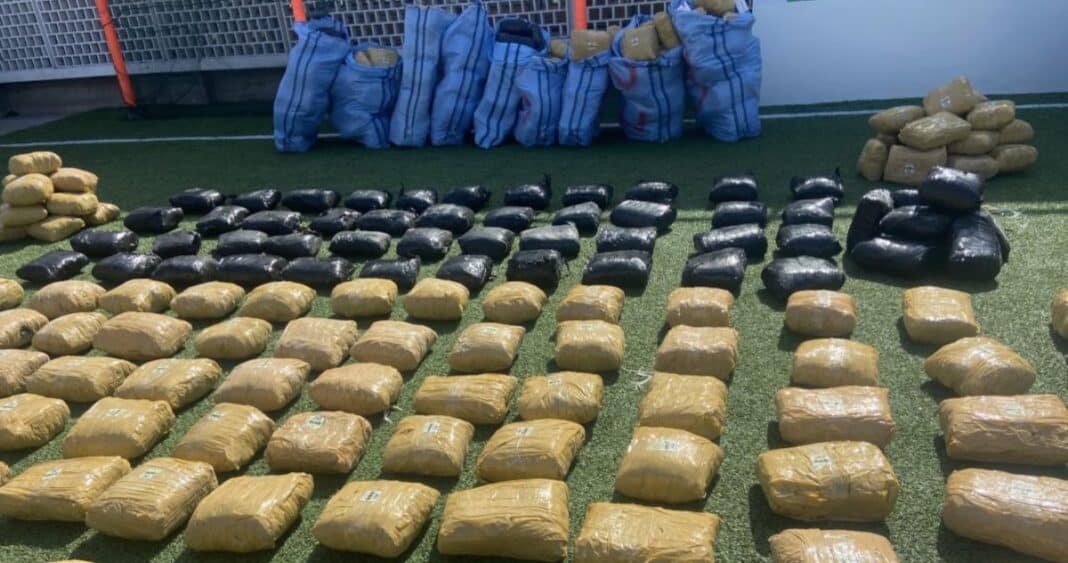 ¡Increíble incautación de droga en Socaire! Conductores se fugan de control vehicular y dejan abandonados 835 kilos de sustancias ilícitas