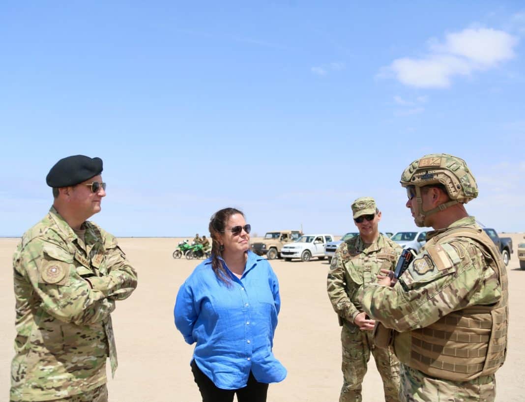 ¡Ministra de Defensa visita tropas en la frontera y revela importante labor de protección!