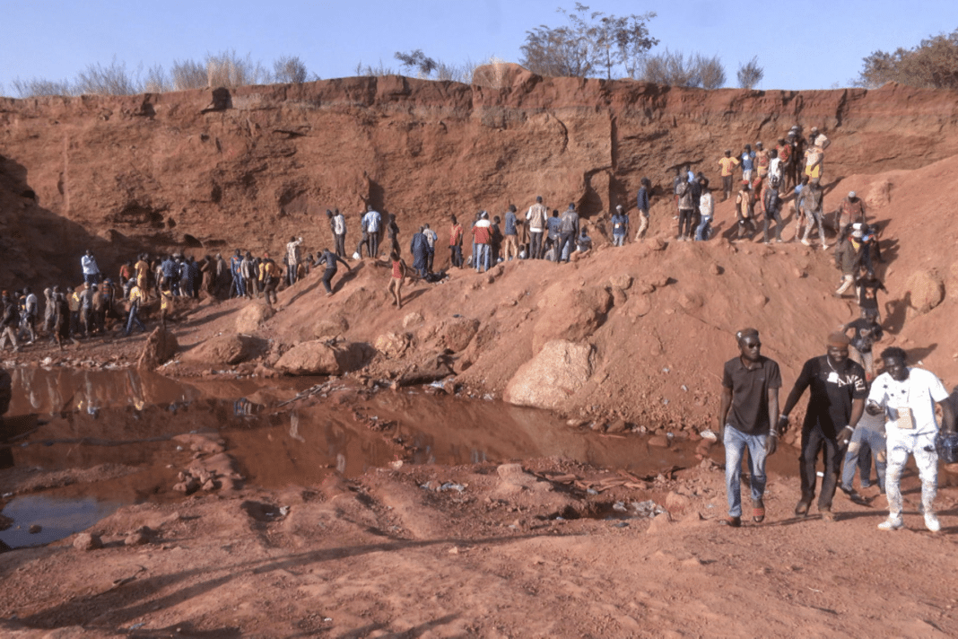 ¡Tragedia en Mali! Más de 70 muertos tras derrumbe en mina de oro