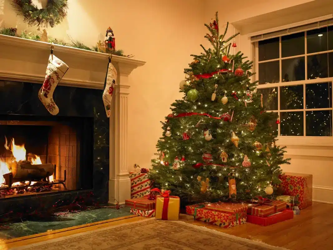 ¿Cuándo guardar los resplandecientes recuerdos navideños? Exploramos las Fechas Ideales para desmontar el árbol de Navidad