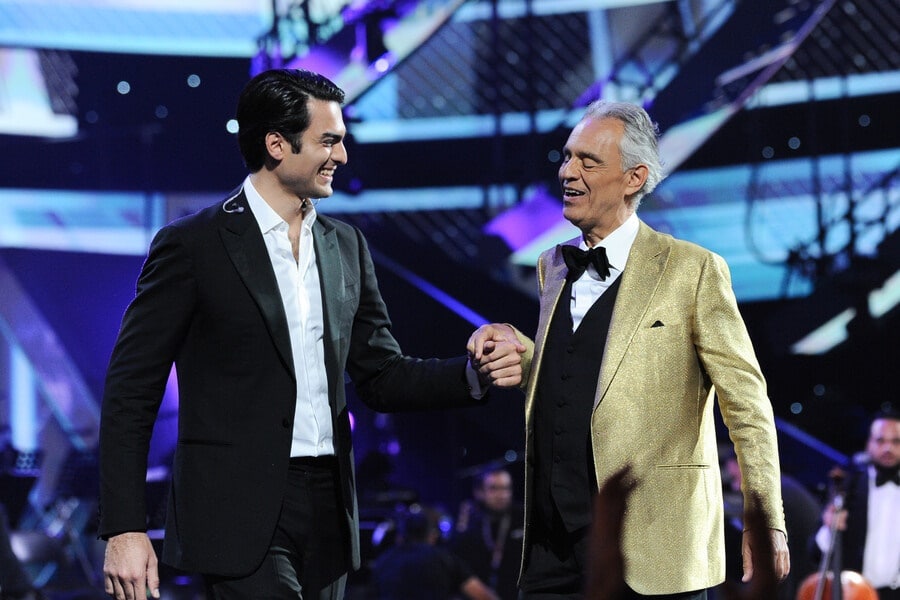 Andrea Bocelli y su hijo conmueven al Festival de Viña: El espectáculo que hizo historia