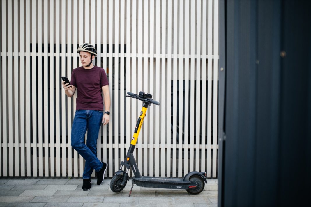 Descubre el revolucionario servicio de e-scooters inteligentes en Santiago y Temuco