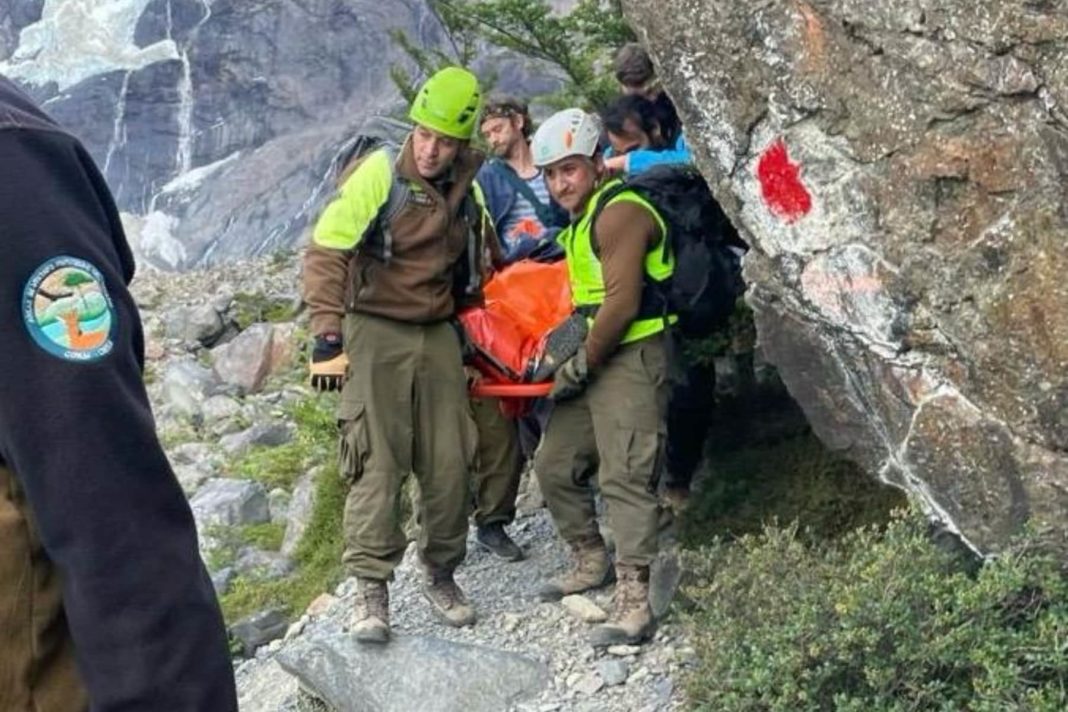 Increíble rescate en el Parque Nacional Torres del Paine: Carabineros salva a turista que cayó desde 15 metros de altura