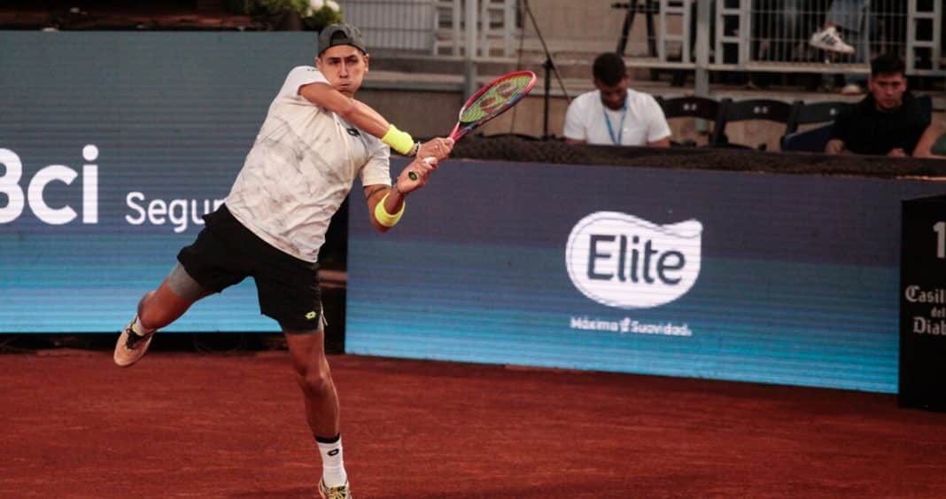 Tabilo hace valer su favoritismo y vence a Barrios en duelo nacional: avanzó a cuartos del Chile Open