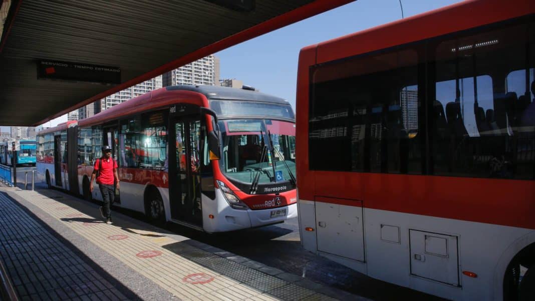 ¡Atención! Buses RED funcionarán en el Súper Lunes: solo un 30% se sumaría al paro