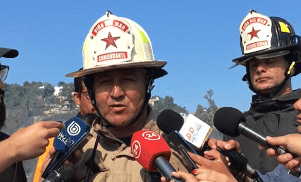 ¡Caos en Viña del Mar! Bomberos luchan contra incendios descontrolados