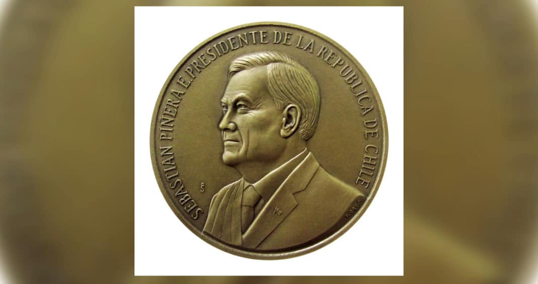 ¡Descubre la medalla de bronce con el rostro de Piñera! Conoce dónde comprarla, precio y características