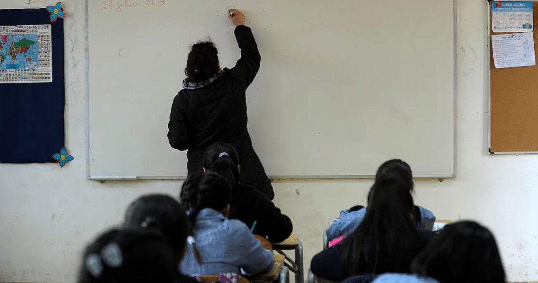 ¡Escándalo en Atacama! Colegios sin reparaciones a días de iniciar clases