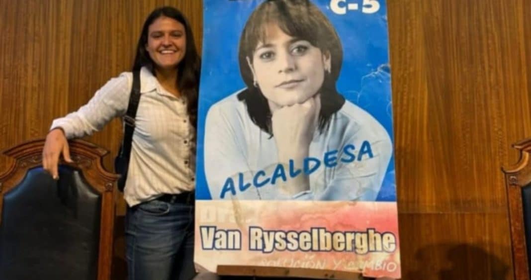 ¡Escándalo en Concepción! Hija de JVR utiliza sillón municipal para hacer campaña