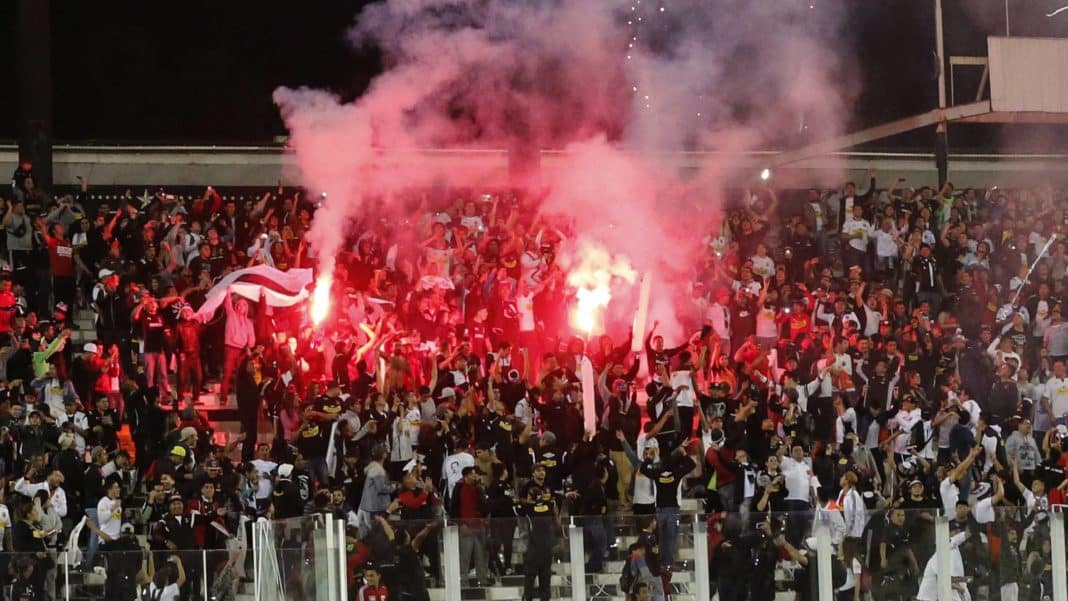 ¡Escándalo en Mendoza! Hinchas de Colo Colo protagonizan incidentes y detienen a seguidor por abuso sexual