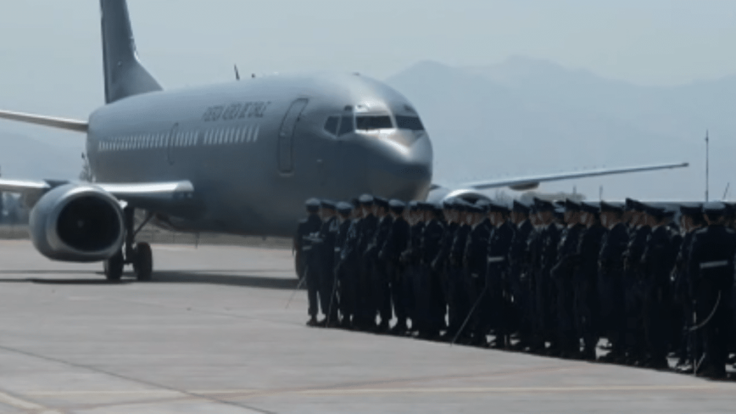¡Impactante! Avión de la Fach aterriza con los restos del expresidente Sebastián Piñera