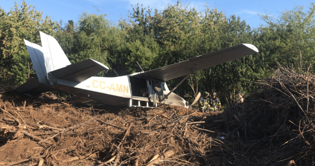 ¡Impactante! Avioneta capota en dramático accidente en Villarrica