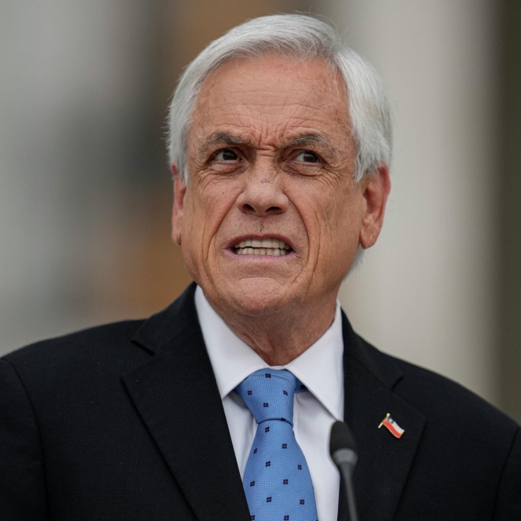 ¡Impactante! Ex ministro de Sebastián Piñera rompe en llanto durante entrevista