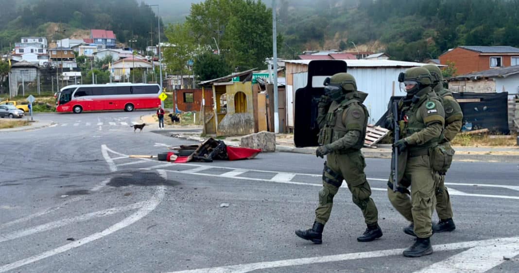 ¡Impactante desalojo en Concepción! Ocupantes abandonan toma en sector Juan Riquelme