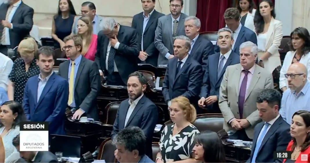 ¡Impactante video! El emotivo minuto de silencio del Parlamento argentino por la trágica muerte del expresidente Piñera