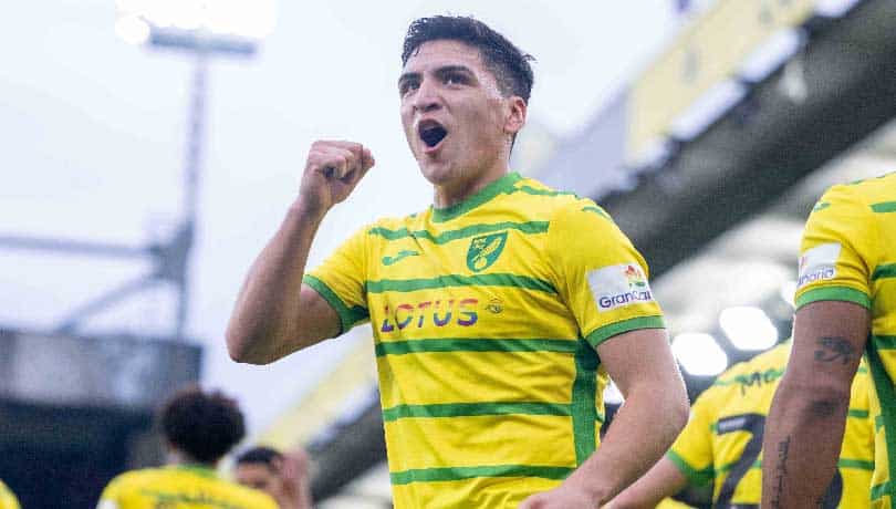 ¡Increíble! Marcelino Núñez marca un golazo de tiro libre para Norwich