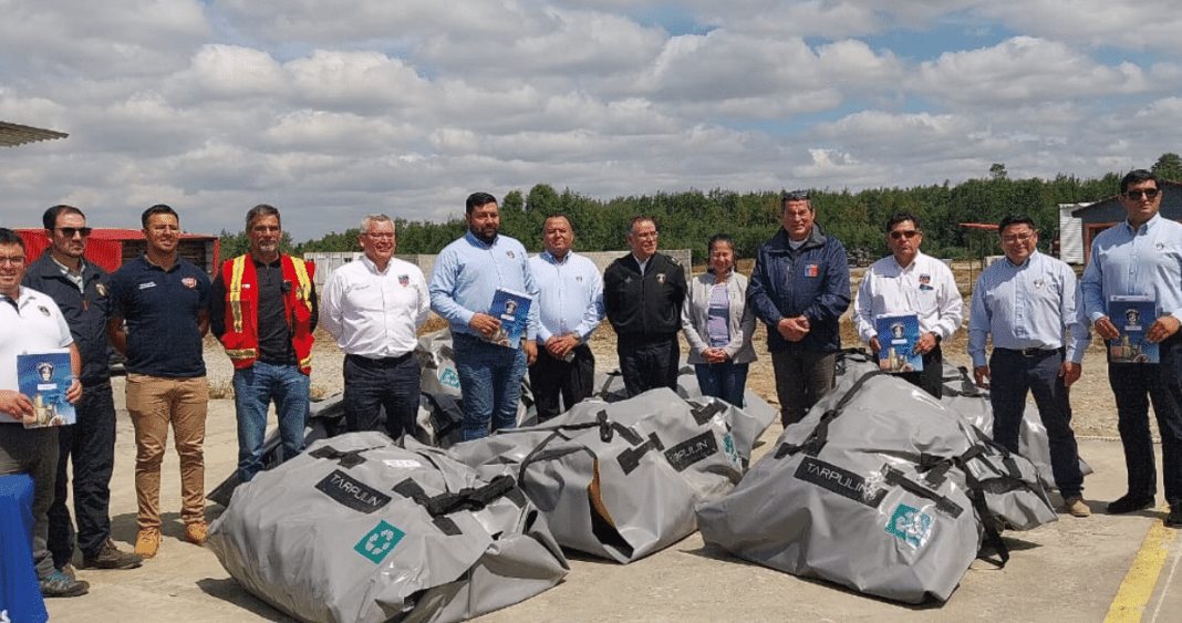 ¡Increíble donación! Cuerpo de Bomberos de Los Lagos recibe 13 piscinas de 40 mil litros de almacenamiento