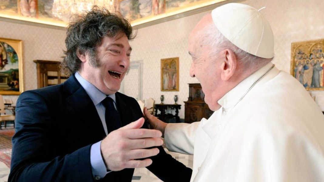 ¡Increíble encuentro! El papa Francisco y Javier Milei se abrazan en una ceremonia histórica