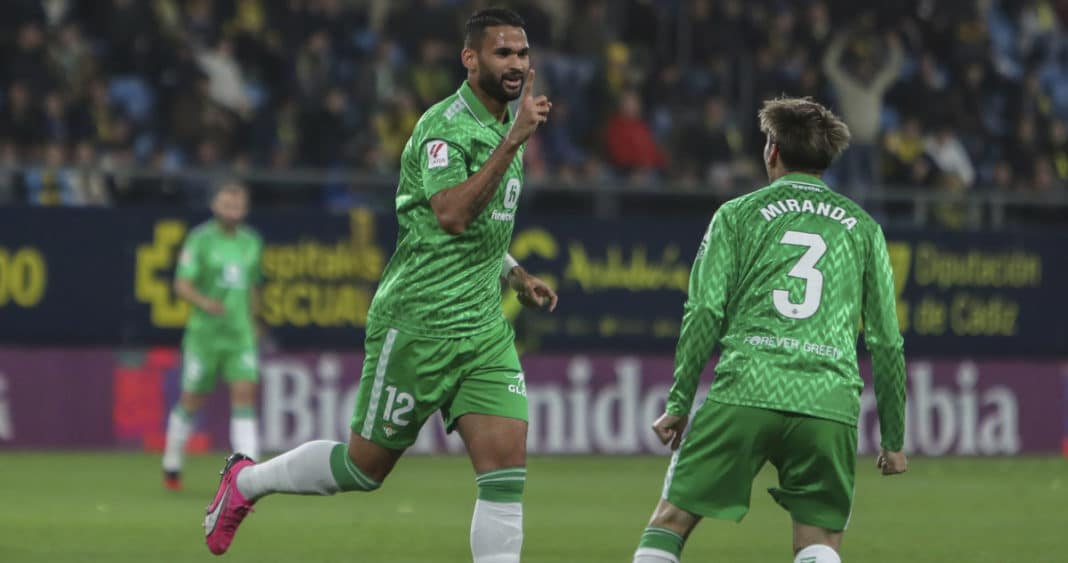 ¡Increíble victoria del Betis en su visita al Cádiz! Pellegrini sonríe mientras su equipo se encumbra en La Liga