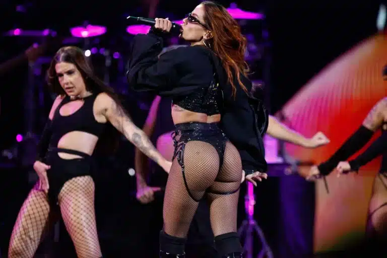 ¡Las impactantes fotos en bikini de la sensacional Anitta en el Festival de Viña del Mar!